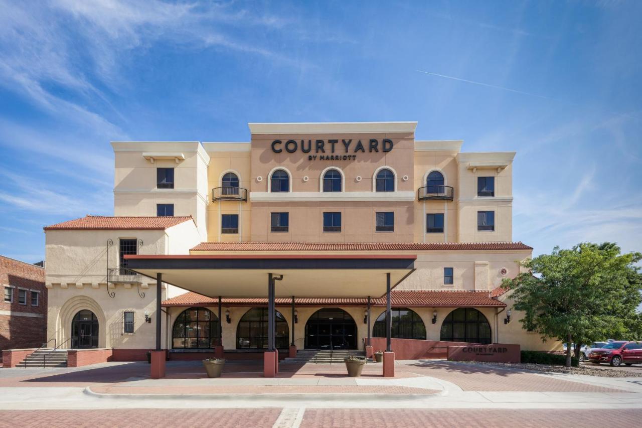 Courtyard By Marriott Wichita At Old Town Hotel Exterior photo
